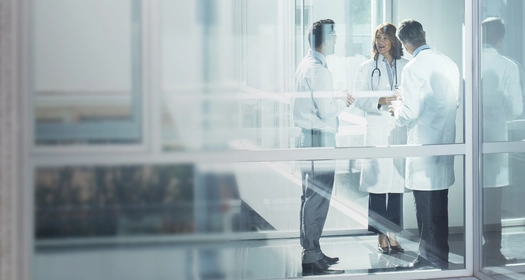 Slimnīcā runā ārsti