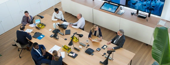 Møterom og nyhetsskjermer