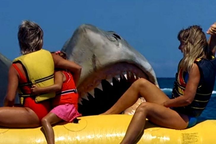 9. Jaws: The Revenge (1987) .